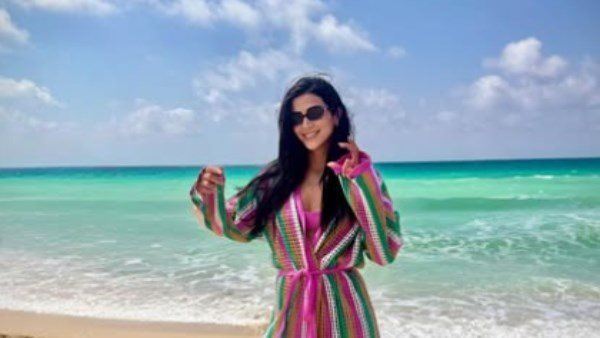  بـ سوت ملونة.. ريم سامي تثير ضجة من الساحل الشمالي | شاهد