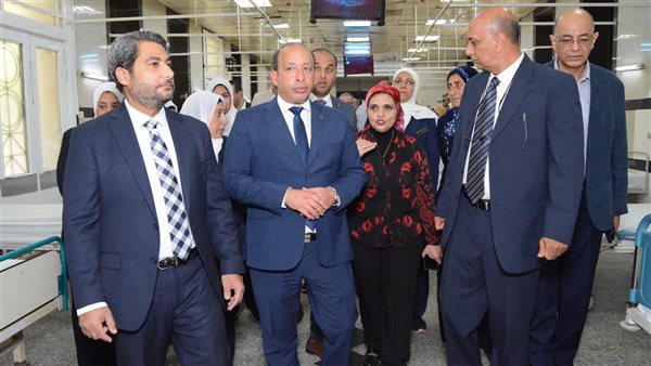 عميد قصر العيني يتفقد وحدة جراحة التجميل وعملياتها بعد رفع كفاءتها (صور)