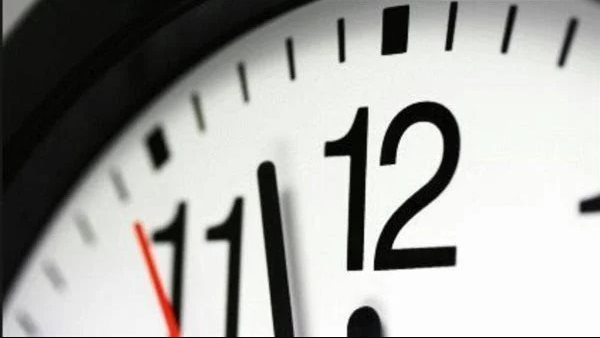  تأخير الساعة 60 دقيقة عندما تدق 12 صباحًا.. انتهاء التوقيت الصيفي بهذا الموعد 