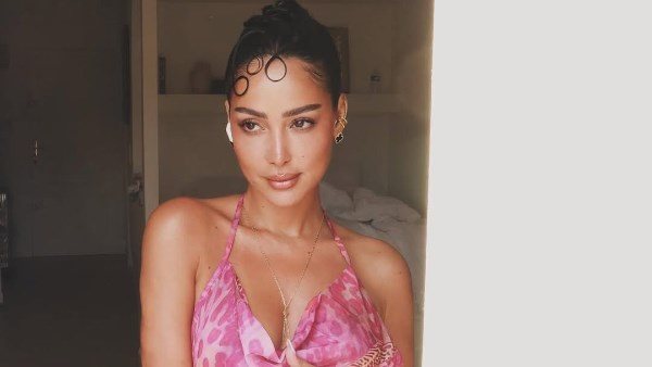 بالحمالات.. طليقة تامر حسنى تثير الجدل في أحدث إطلالة | شاهد