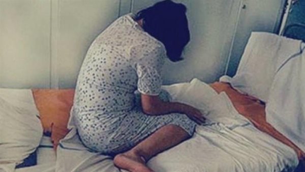 يا نكمل يا أفضحك.. تفاصيل مثيرة في حبس شاب ابتز زوجة شقيقه بعد علاقة غير شرعية بالطالبية