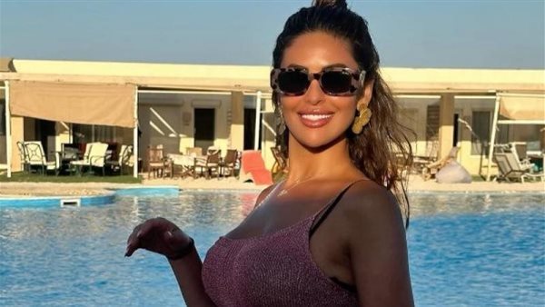 فستان قصير..مي سليم تخطف الأنظار بهذه الإطلالة | شاهد