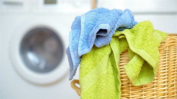 لن تتوقع..ماذا يحدث لجسمك عند مشاركة «الفوطة» مع شخص آخر؟