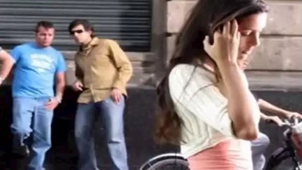 بالرصاص والسكاكين.. معاكسة ربة منزل تشعل مشاجرة مسلحة في السلام