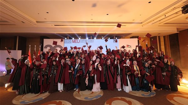 لأول مرة.. جامعة الشرق الأوسط الأردنية تحتفل بتخريج طلابها المصريين في القاهرة (صور)