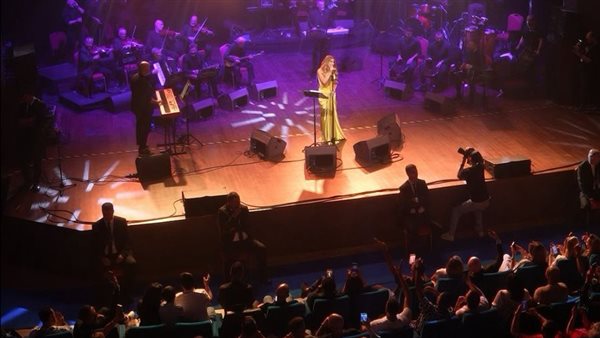 نجوى كرم تلامس قلوب جمهور إسطنبول بأمسية غنائية مبهرة وتستعد لمهرجان قرطاج الدولي