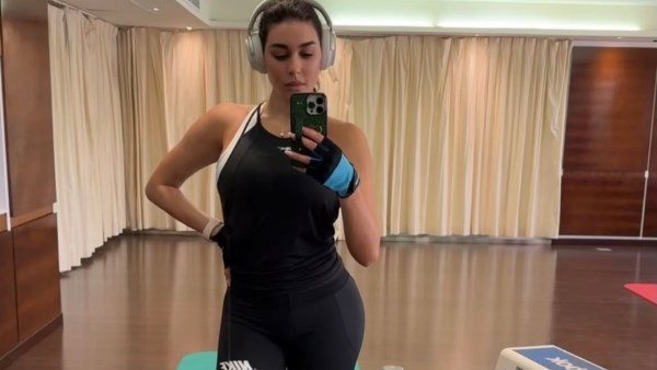 من الجيم.. ياسمين صبري تخطف الأنظار بإطلالة رياضية | شاهد