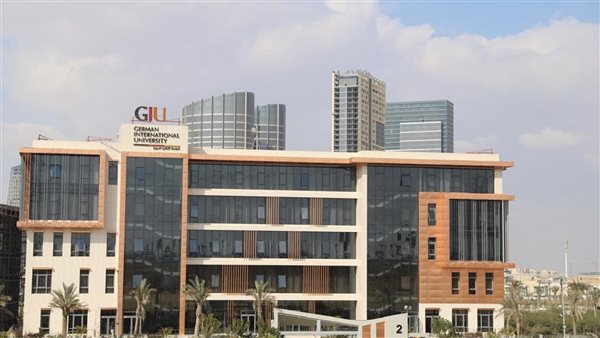 منح دراسية لأوائل الجمهورية: GUC وGIU تكرمان المتفوقين بالثانوية العامة وتفتحان لهم آفاق المستقبل الأكاديمي