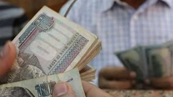 أحط فلوسي في البنك ولا لأ؟.. الفوائد تشعل الجدل بين حلال وحرام والأزهر يحسم