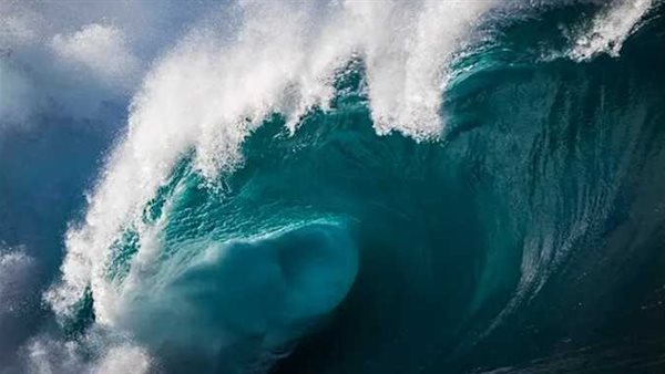 رئيس معهد البحوث الفلكية يجيب..هل يصل تسونامي روسيا إلى مصر؟