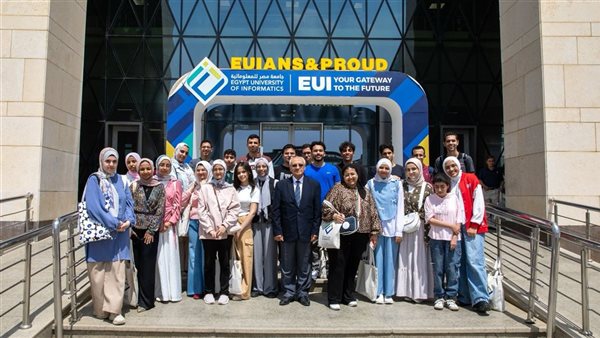 رئيس جامعة مصر للمعلوماتية خلال لقائه أوائل الثانوية العامة: حريصون على جذب المتفوقين للدراسة بكلياتنا