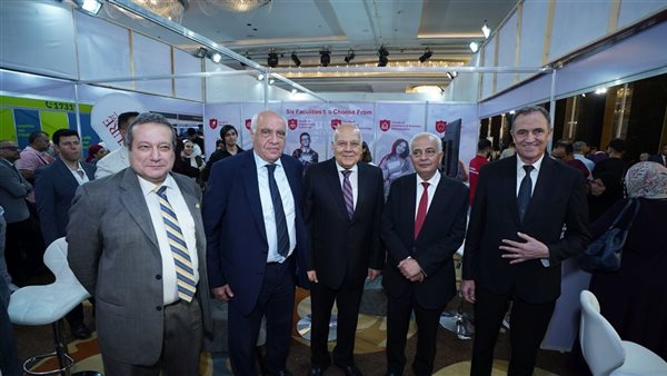 وسط حضور كبير لرؤساء وممثلي الجامعات.. إقبال طلابى للتعرف على برامج الجامعات الأهلية والتكنولوجية بملتقى (ايديوجيت2025)