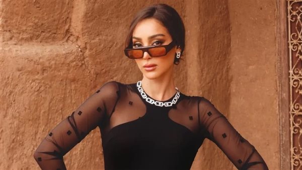  بالتوب ستومك.. بسمة بوسيل تخطف الأنظار بإطلالة صيفية جريئة | شاهد