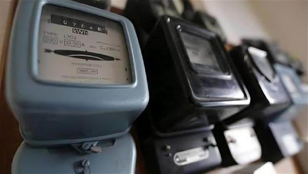  في هذه الحالة.. رفع عداد الكهرباء القديم وتركيب أبو كارت