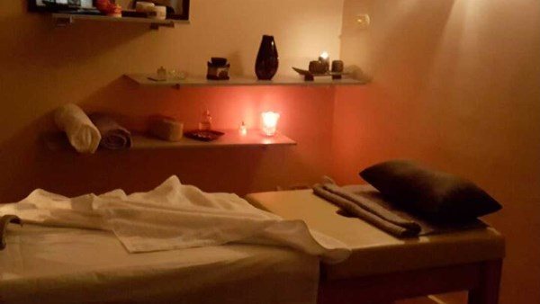  المساج الحرام.. التفاصيل الكاملة لضبط 14 رجلا وفتاة ليل في نادي صحي بالعجوزة 