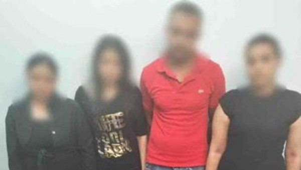  يحرضون على الفسق.. التفاصيل الكاملة للقبض على صاحب كافية و3 بلوجرات بالغردقة | شاهد