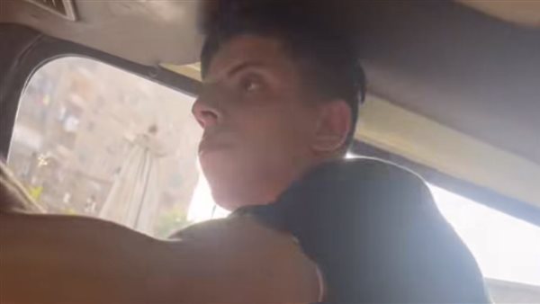  تحرش داخل ميكروباص.. تفاصيل مثيرة في تعدي شاب على فتاتين