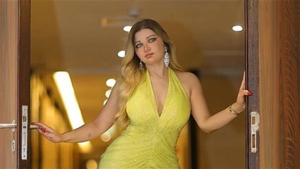 قوام مثالي.. ياسمين الخطيب تخطف الأنظار بهذه الإطلالة | شاهد 