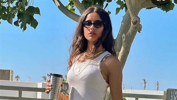  مع زوجها.. ريهام أيمن تخطف الأنظار على البحر | شاهد