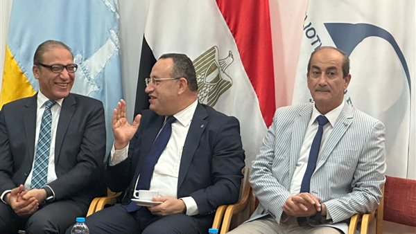 وصول قيادات الجامعات لافتتاح معرض التعليم العالي بمكتبة الإسكندرية..صور
