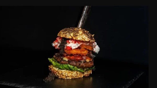  سعره أكثر من 5 آلاف دولار.. حكاية أغلى برجر في العالم 