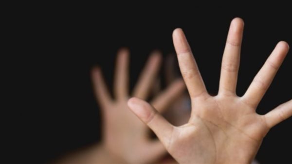  كانت بتلعب مع أحفاده.. تفاصيل مثيرة في القبض على مسن هتك عرض طفلة بأكتوبر