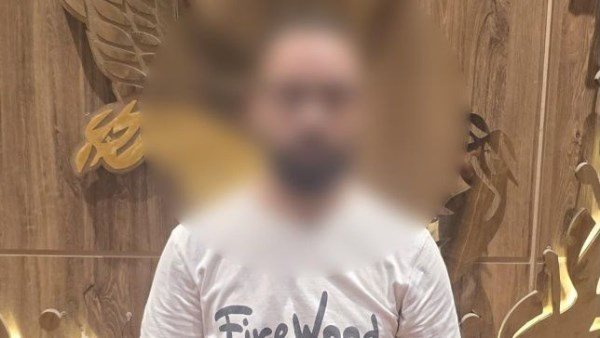 تفاصيل مثيرة في القبض على صاحب كوافير يصور السيدات بالنزهة 