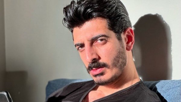  مرسيدس وساعة ألماظ وآيفون مطلي بالذهب.. تفاصيل مثيرة عن ثروة التيك توكر شاكر محظور 