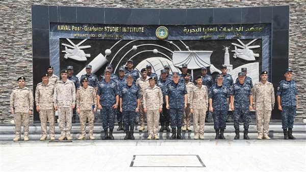 قائد القوات البحرية يلتقى رئيس أركان القوات البحرية الملكية السعودية