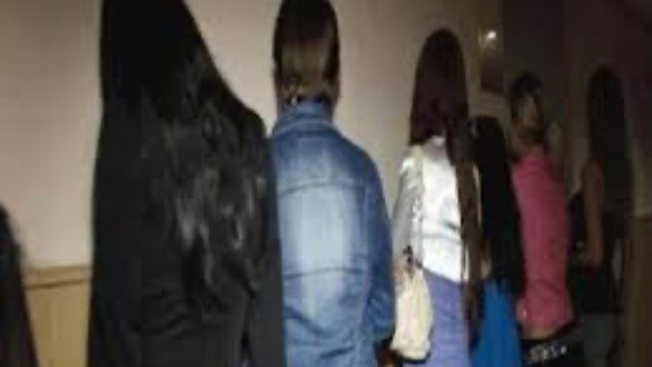  بنتعامل بالدولار بس.. تفاصيل اعترافات 4 فتيات بتهمة ممارسة الرذيلة بالنزهة 