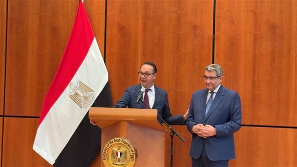 د. أشرف منصور لأوائل الثانوية العامة: العلم هو الحرية والكرامة والمستقبل والإنسانية 