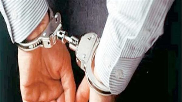 الشخص ده بيتحرش بالبنات قدام المدارس.. تفاصيل معاقبة محاسب إنتقم من زميله على فيسبوك