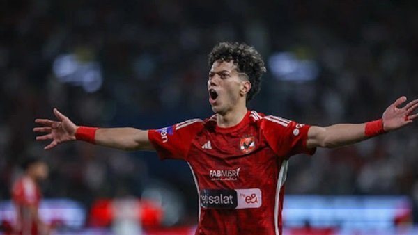 بسبب صورة.. القصة الكاملة لمشاجرة إمام عاشور وعاملين أمام كافية في التجمع