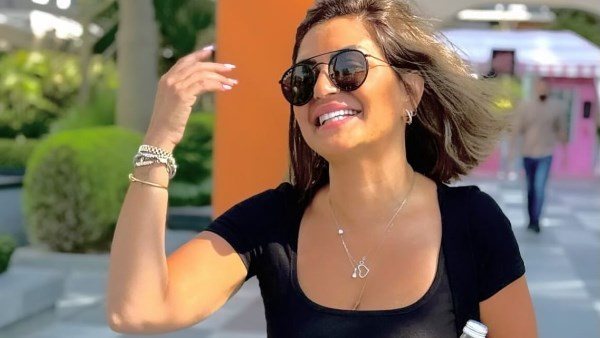  كب مكشوف.. منة فضالي تخطف الأنظار بإطلالة لافتة | شاهد