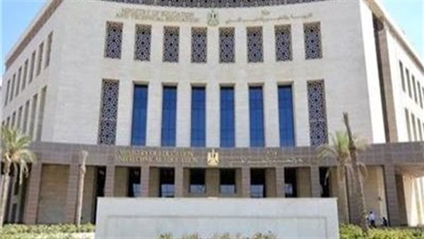 قرار حاسم لوزارة التعليم بشأن توزيع الكتب ونظام الفترات في العام الدراسي الجديد