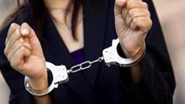  بسبب فرط الحركة..تفاصيل القبض على فتاة عذبت ابنة زوجها حتى الوفاة بالقاهرة 