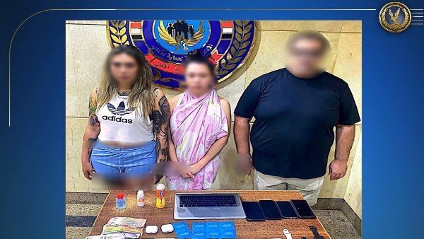  شقة مشبوهة..تفاصيل سقوط أجنبيتين تديران مسكنا للأعمال المنافية للآداب بالتجمع 