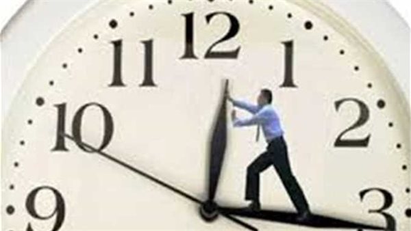 موعد إلغاء التوقيت الصيفي 2025..تفاصيل تأخير الساعة 60 دقيقة رسميًا وتطبيق الشتوي في مصر