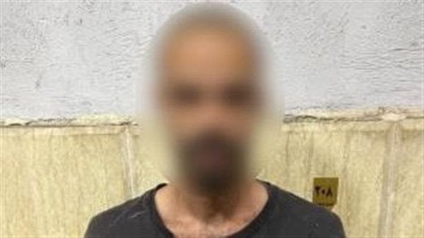 تفاصيل القبض على عاطل بتهمة التحرش بسيدة حال استقلالها الأتوبيس بالقاهرة 