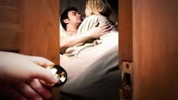 بعد شهر ونصف من دفن الزوج.. حكاية جريمة أسرية كشفتها تسجيلات لزوجة وعشيقها