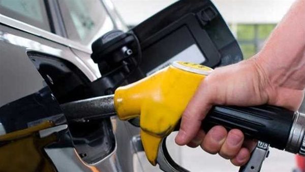 سعر البنزين الجديد.. خبير يكشف موعد زيادة المواد البترولية المقبلة | فيديو