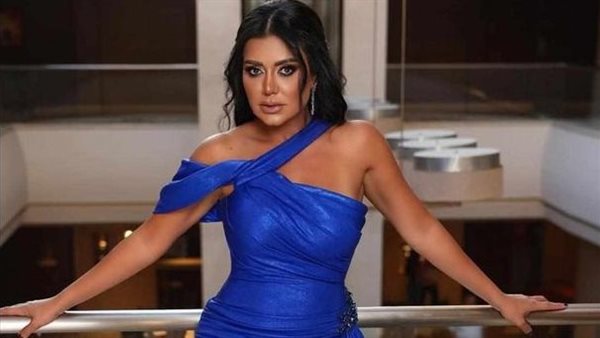  فستان لافت.. رانيا يوسف تخطف الأنظار بإطلالة جديدة | شاهد