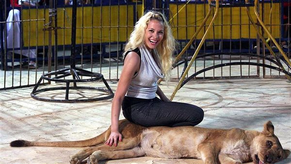 محاولة صلح فاشلة.. قرار عاجل من المحكمة بشأن مدربة الأسود أنوسة كوتة