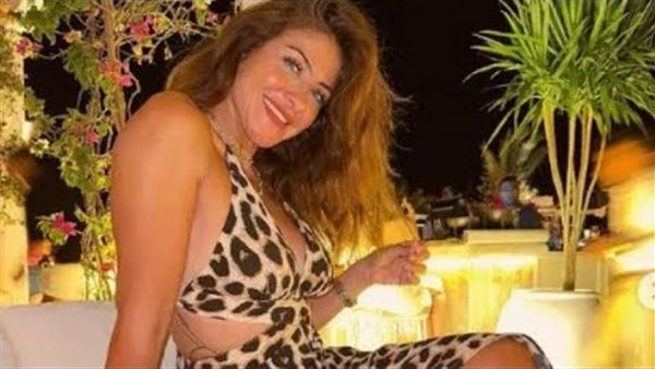 فستان قصير..هيدي كرم تخطف الأنظار بإطلالة جديدة | شاهد