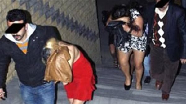 تفاصيل ضبط شبكة لممارسة الفجور مقابل أموال باستخدام تطبيقات هاتفية بالقاهرة والإسكندرية 