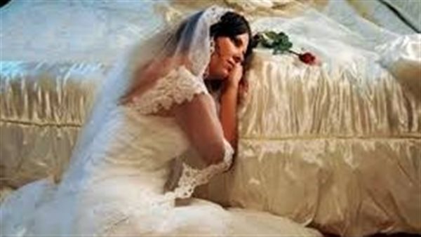 جوزي مش بيستر نفسه في البيت..عروسة تطلب الخلع في محكمة الأسرة بعد شهر العسل