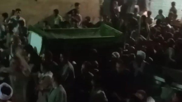  لمدة 4 ساعات.. نعش الشيخ خلف يوجه حامليه لزيارة منازل 3 قرى قبل الذهاب للمدافن بأسيوط 