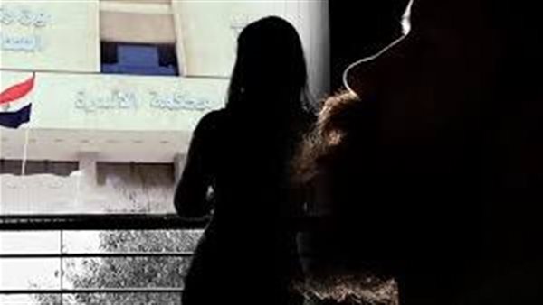 أنا لسه صغيرة أعيش مقهورة..هالة تطلب الخلع في محكمة الأسرة بعد سنة زواج