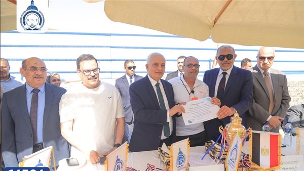 قيادات جامعة الريادة يشاركون الطلاب مهرجان بدء الأنشطة الطلابية (صور)