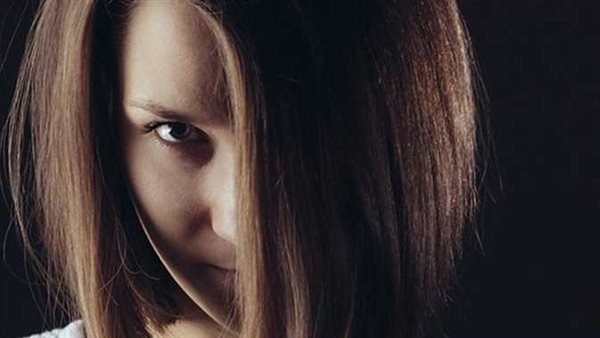 فاكر نفسه محور الكون.. 6 علامات تكشف أن صديقك مريض نفسيا